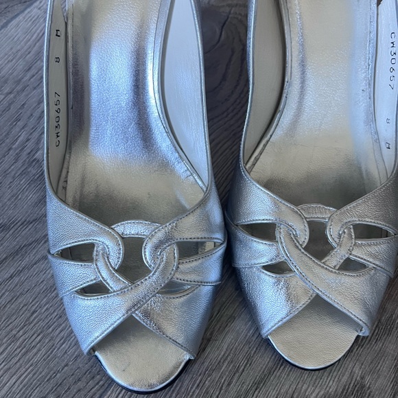 Stuart Weitzman Metallic Silver open toe Heels - Picture 4 of 6